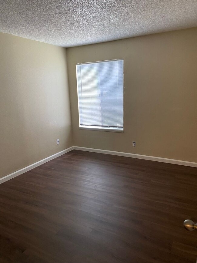 Building Photo - 4606 Neil Rd