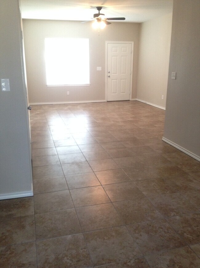 Building Photo - Coming Soon! 2 Bedroom Duplex for Rent in ...