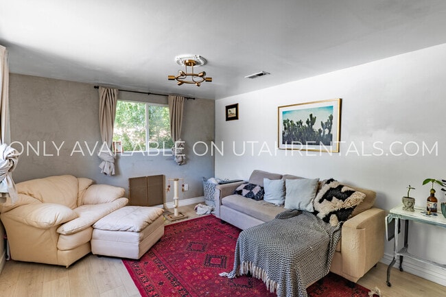 Building Photo - 537 E 200 N