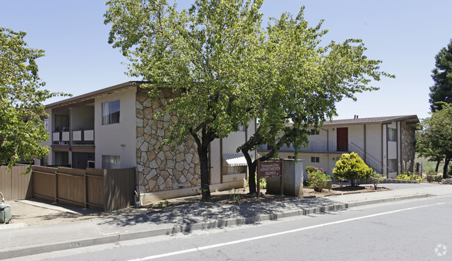Primary Photo - Fairgrounds Apartment