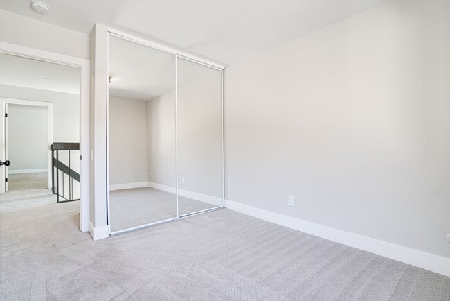 Building Photo - Dain House