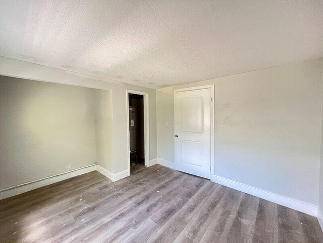 Building Photo - 6511 Seminole Dr