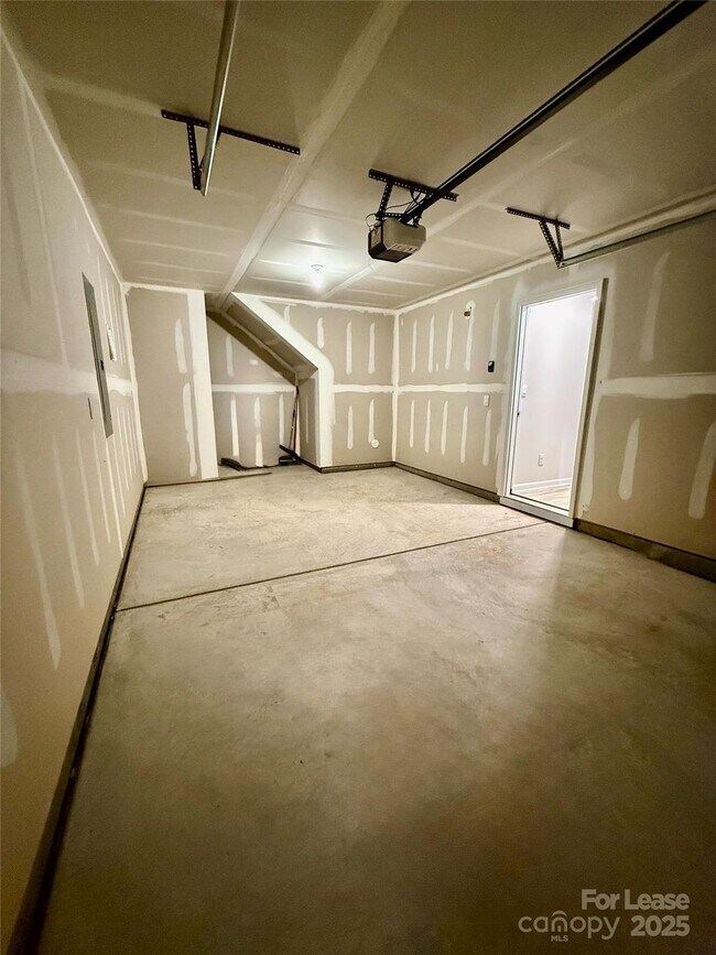 Building Photo - 5141 Hyrule Dr