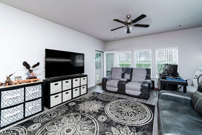 Building Photo - Townhome in Grovetown