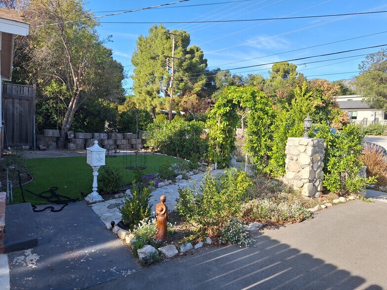 Building Photo - 2636 Hermosa Ave