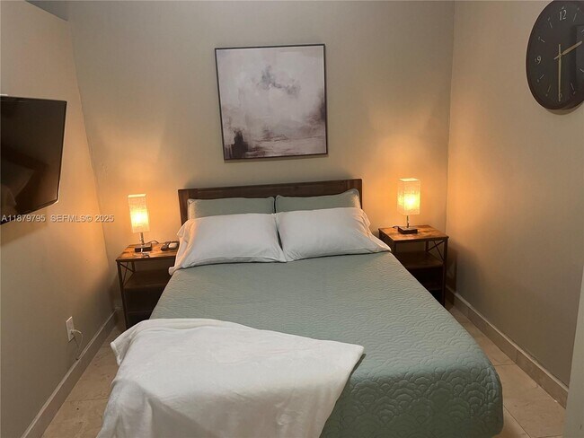 Building Photo - 1949 NE 179th St