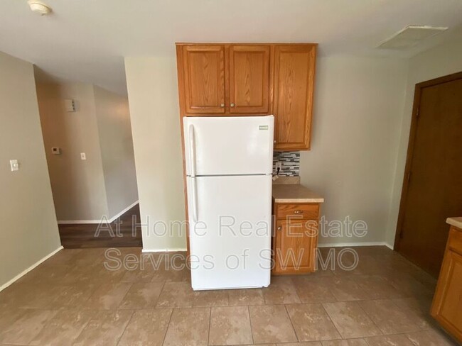 Building Photo - 2535 W Primrose Ln