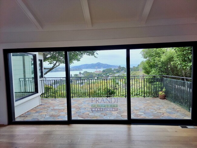 Building Photo - 263 Glen Dr