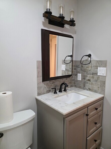 Building Photo - 1346 Lincoln Ave