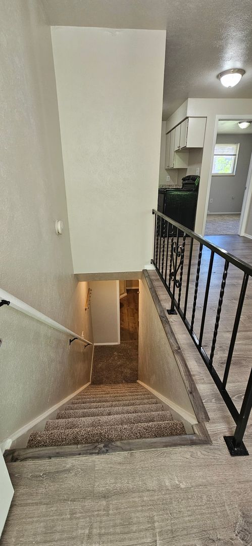 Building Photo - AVAILABLE NOW! Arvada 3 Bed 2 Bath Duplex New Paint New Flooring!