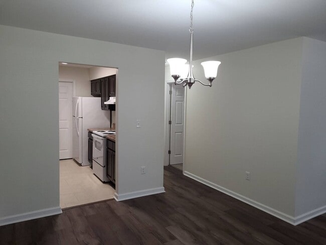 Building Photo - 6032 Brookwood Dr