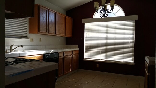 Building Photo - Comfortable  3Beds 2Baths in North Stockton