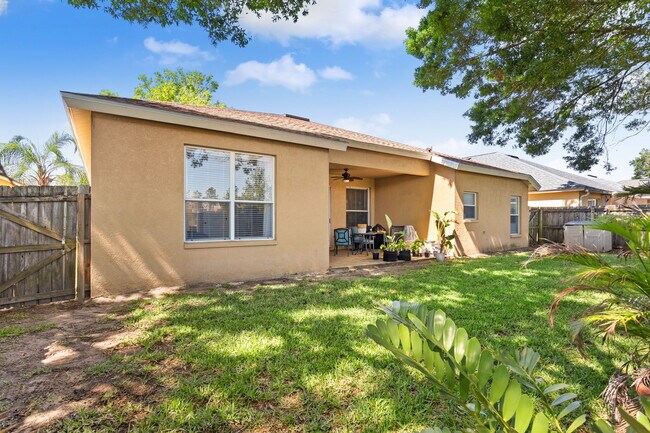 Building Photo - 545 Tuscanny St