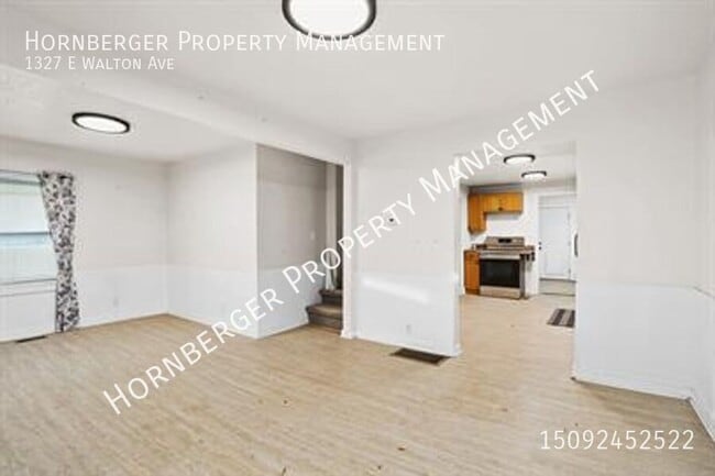 Building Photo - 1327 E Walton Ave