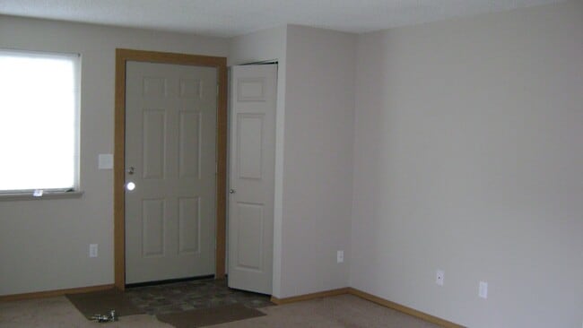 Building Photo - Call for Move in Special!!!