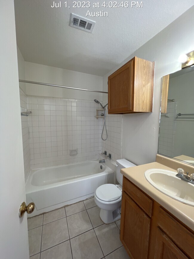 Building Photo - 3115 Helms St