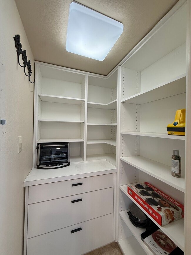 Building Photo - Beautiful Single Story Foxenwood Townhome in Orcutt with Easy Access to VSFB