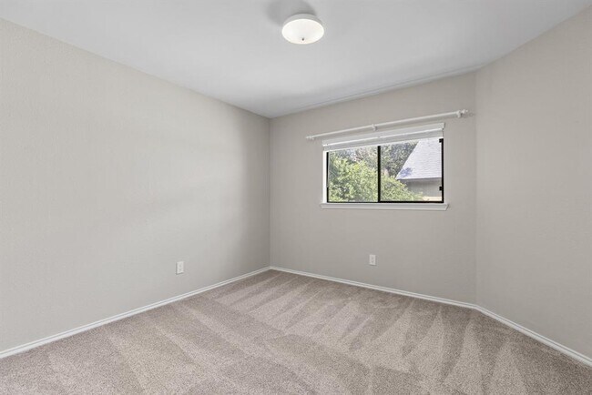 Building Photo - 13131 New Boston Bend