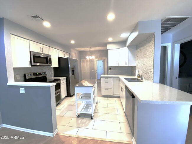 Building Photo - 101 N 7th St