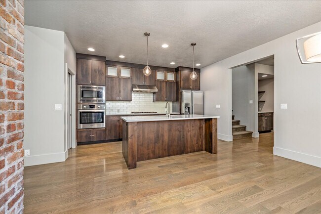 Building Photo - 2758 S Honeycomb Way