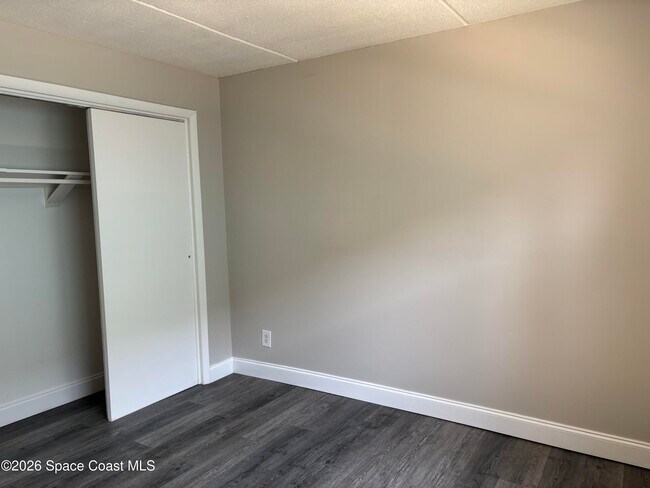 Building Photo - 321 Johnson Ave