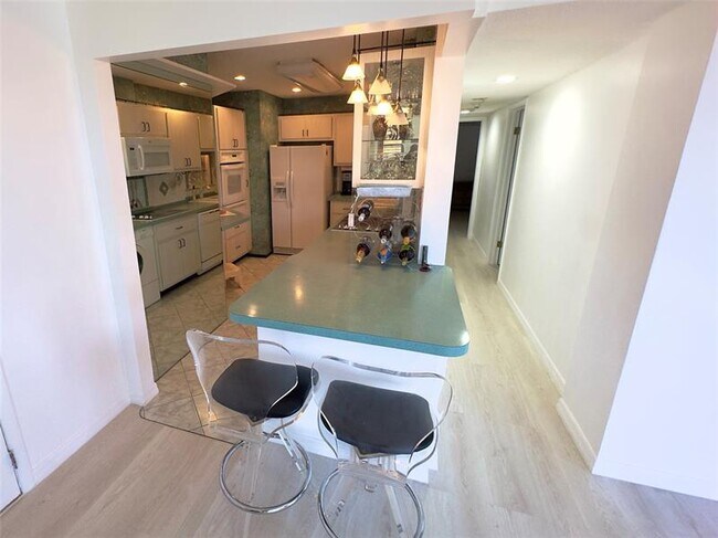 Building Photo - 1 Las Olas Cir