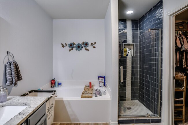 Building Photo - 7633 85th St