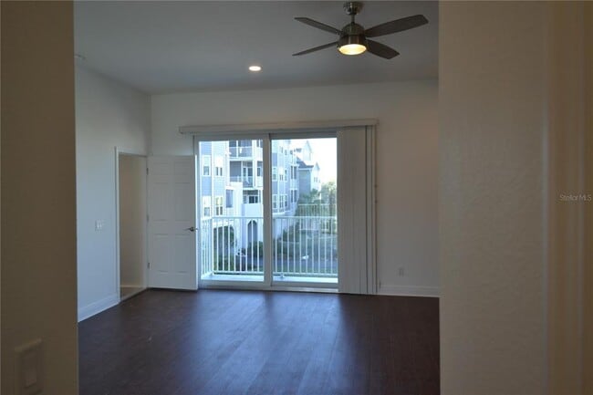 Building Photo - 5728 Biscayne Ct