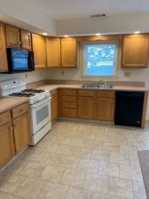 Kitchen - 5 Mruck St