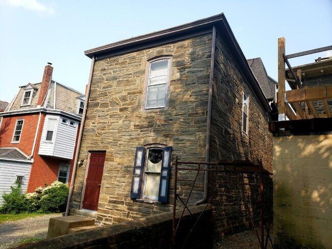 Building Photo - 105 Bethlehem Pike