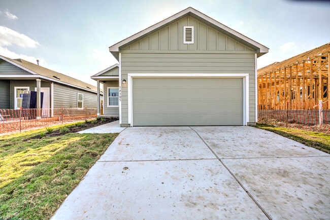 Building Photo - 14305 Sandrock Bnd