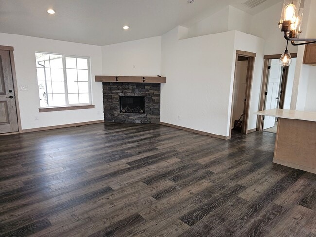 Building Photo - Brand New Beautiful 4 bedroom Home in Rathdrum!
