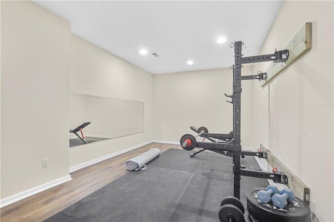 Building Photo - 2740 Stonehill Way