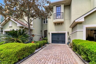 Building Photo - 3 Bedroom Townhouse W/ Sunset Water Views!