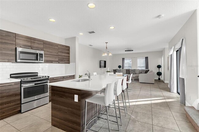 Building Photo - 105 Kenny Blvd