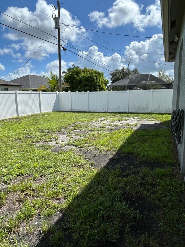 Building Photo - 1573 SW Merchant Ln