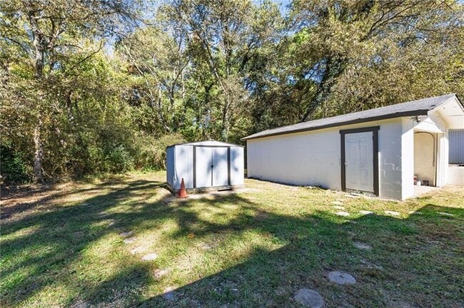 Building Photo - 24 E Iron Belt Rd SE