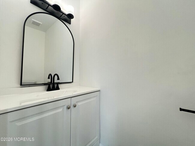 Building Photo - 29 Sawmill Rd