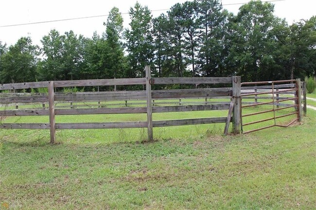 Building Photo - 333 GA-11