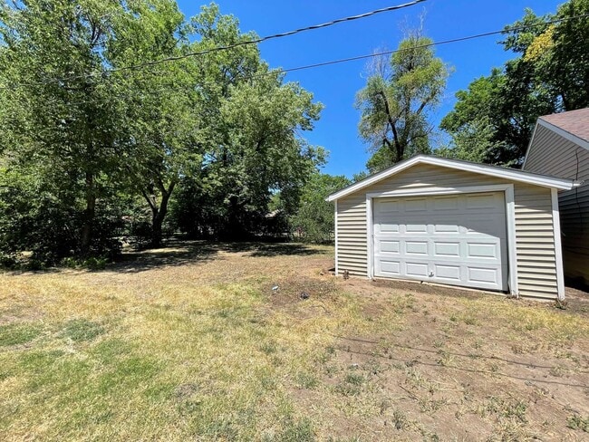 Building Photo - Nice 4 bedroom Home