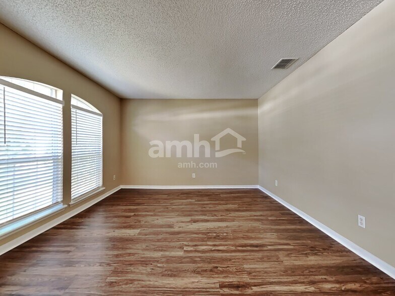 Building Photo - 2603 Waterstone Dr