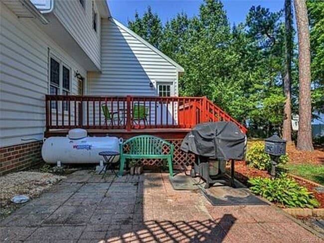 Building Photo - 3 Bed 2.5 bath Deer Run Subdivision-Chesterfield