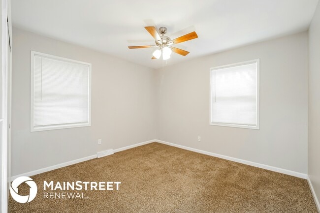 Building Photo - 6302 E 140th Terrace