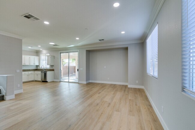 Building Photo - BEAUTIFUL SUMMERLIN 3 BEDROOM UPGRADED!!
