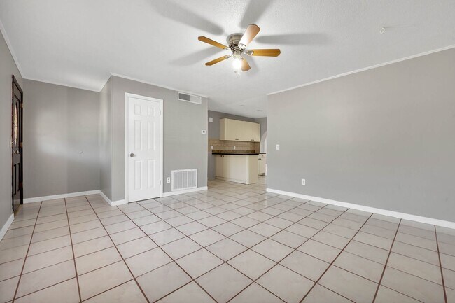 Building Photo - 8101 Alveron Ave