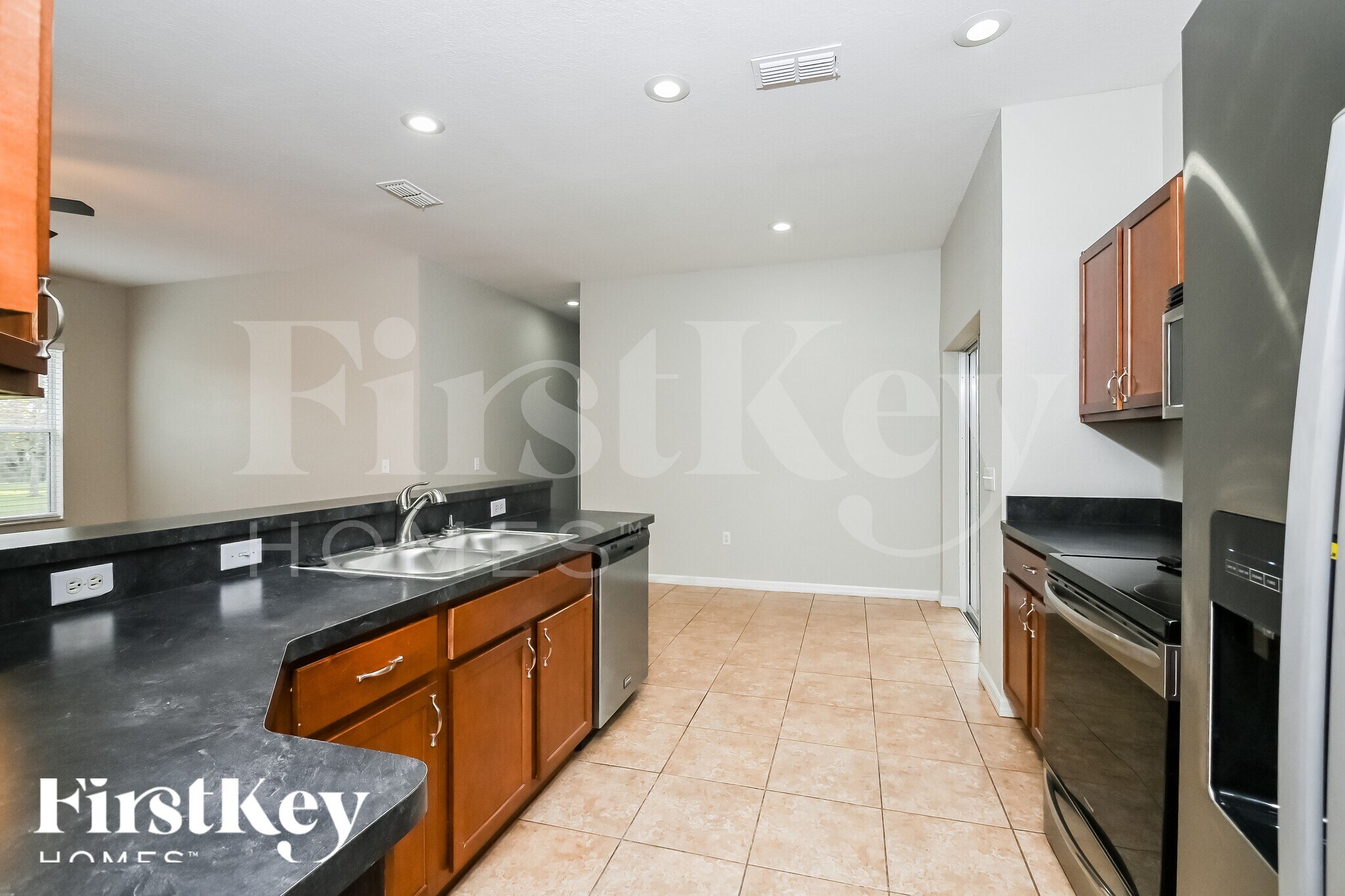 Building Photo - 8314 Greystone Dr