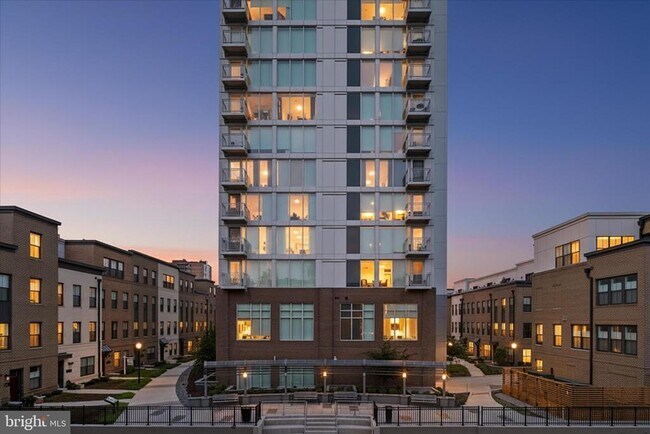Building Photo - 925 N Fairfax St