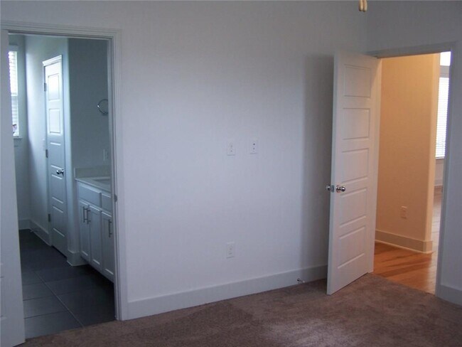 Building Photo - 2214 Capulet St