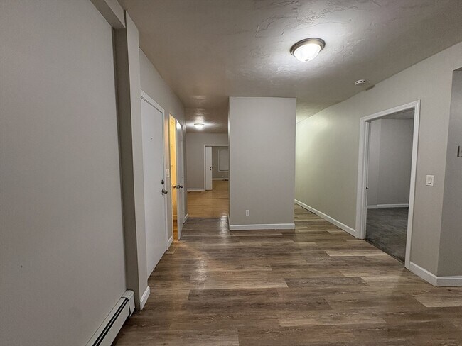 Building Photo - 171 Pleasant St