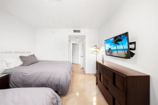 Building Photo - 4779 Collins Ave